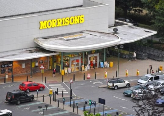 Fachada de supermercado da rede Morrisons no Reino Unido