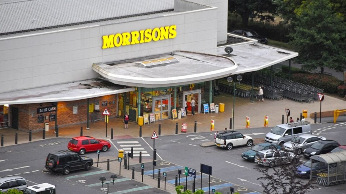Fachada de supermercado da rede Morrisons no Reino Unido