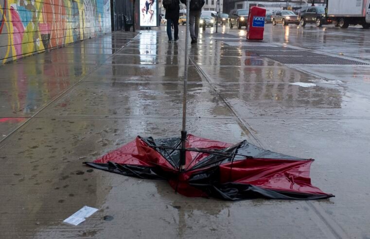 Feriado em SC: chuva, frio e alerta de alagamentos