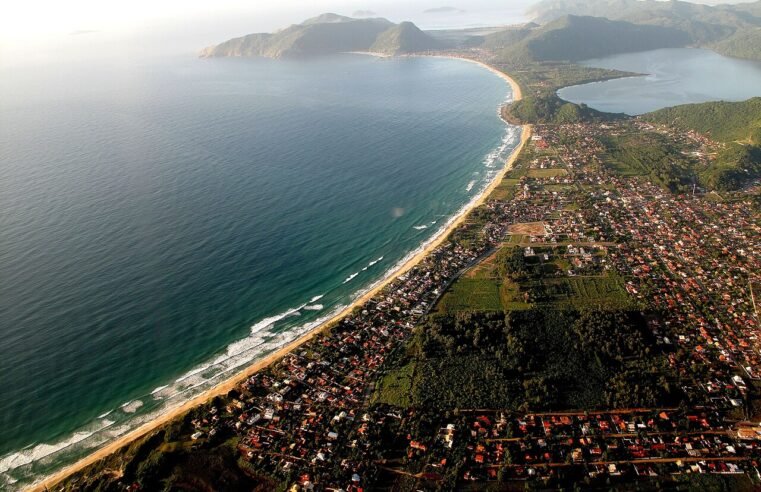Como saber se a praia está própria para banho em SC: guia do IMA