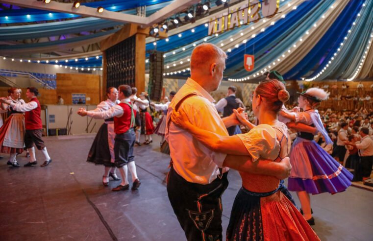 Festival de Danças Germânicas começa hoje na Oktoberfest