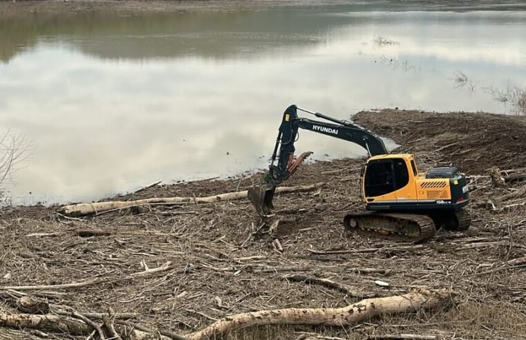 Defesa Civil de SC reforça limpeza de barragens de contenção no Vale do Itajaí