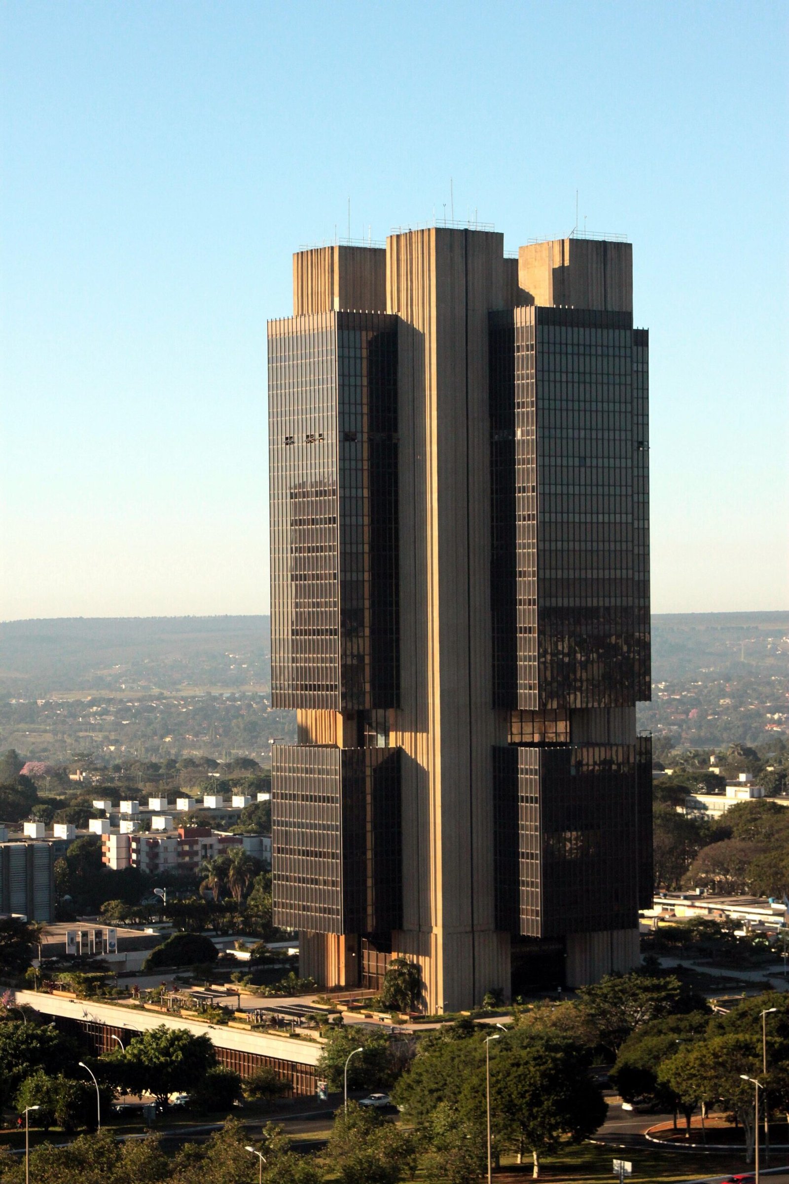 Bancos fecham dia 12 de outubro; Pix segue disponível