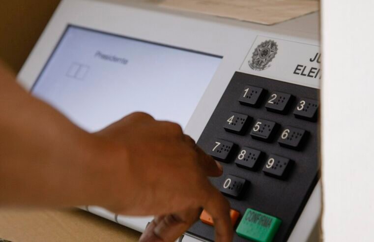 Eleição em SC: 48 urnas trocadas e 9 ocorrências até o meio-dia