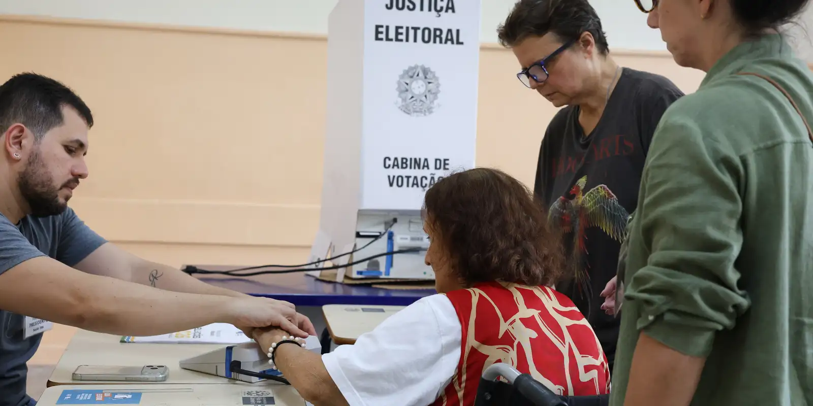 Votação de idosos com 70+ cresce 43% no 1º turno de 2026