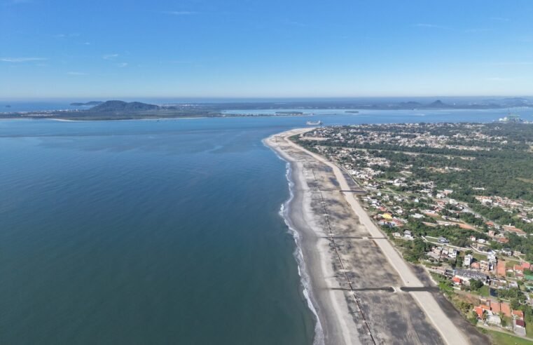 Itapoá conclui maior engordamento de praia do Brasil