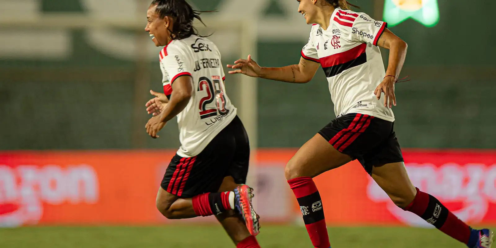Flamengo vira sobre o Fluminense e vai à semi da Copa do Brasil Feminina