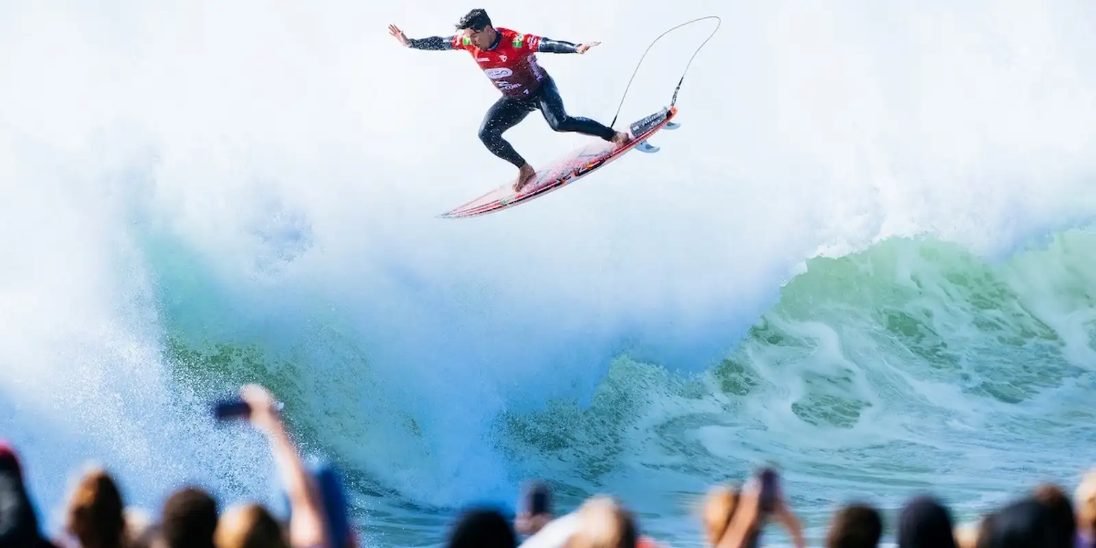 Gabriel Medina é vice em Peniche e sobe para 4º no ranking da WSL