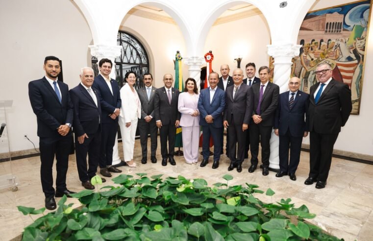Governador recebe embaixadores árabes e assina memorando com região do Marrocos
