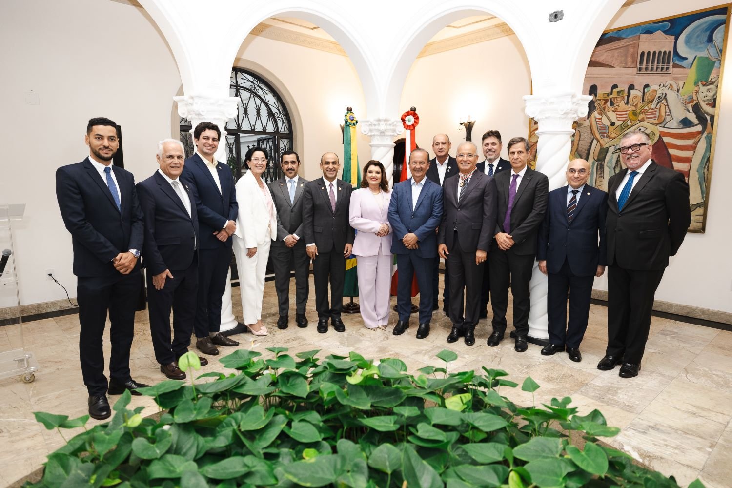 Governador recebe embaixadores árabes e assina memorando com região do Marrocos