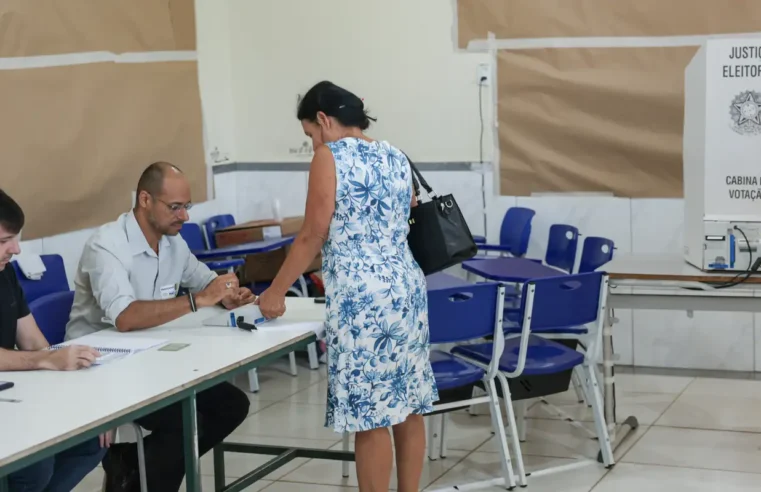 Governador no 2º turno: 6 estados e o DF votam domingo (25)