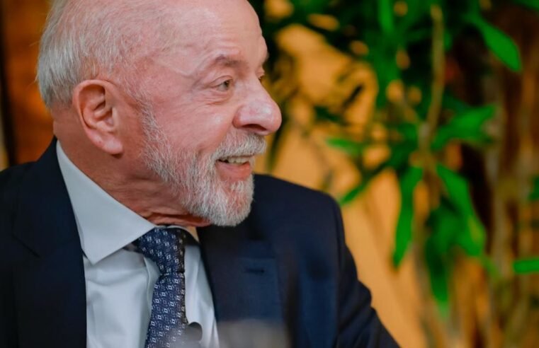Lula vai entregar ao TSE pedido de abertura de sigilo e desafia Flávio Bolsonaro