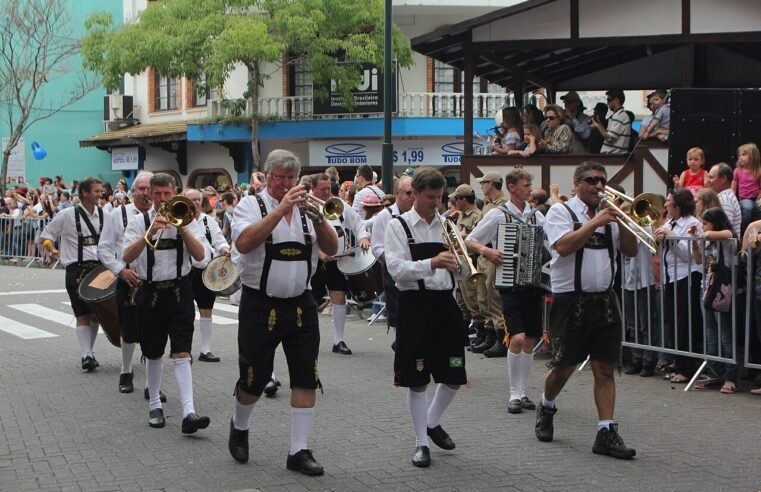 Oktoberfest Blumenau: 689 mil visitantes em 2025 e origem da festa