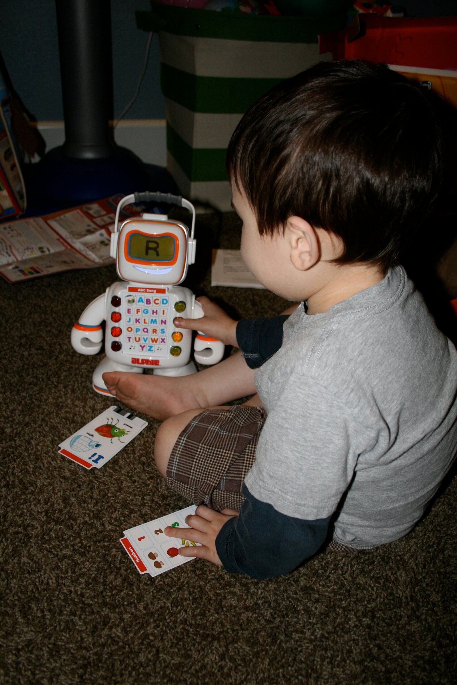 Brinquedos com inteligência artificial: o alerta dos pediatras às famílias