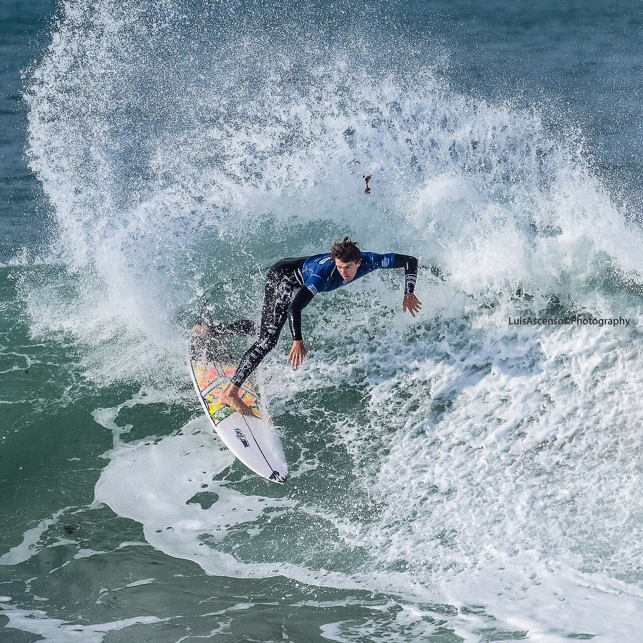 Surfe: Yago Dora, Ítalo Ferreira e Medina vão às quartas em Peniche