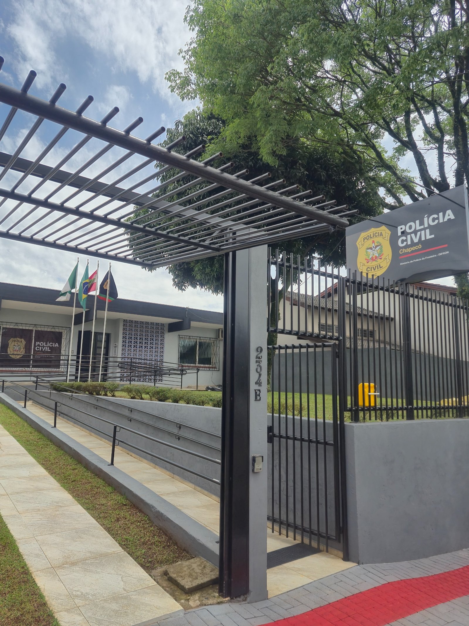 Polícia Civil entrega sede revitalizada da Diretoria de Polícia da Fronteira, em Chapecó