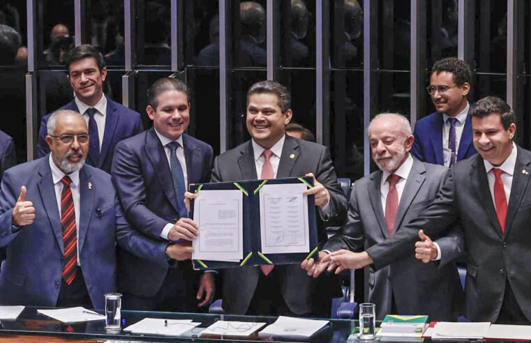 Fim da escala 6×1 é promulgado: nova jornada começa a valer em 15 de dezembro