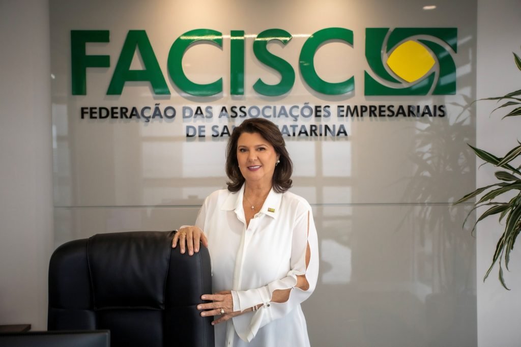 Rita Conti será a primeira mulher a presidir a Facisc