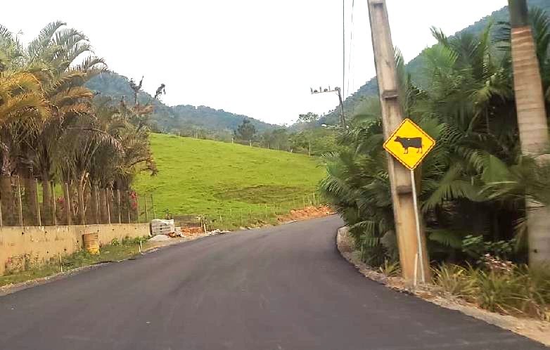 Pavimentação da Rota Cênica entre Jaraguá do Sul e Pomerode entra na reta final