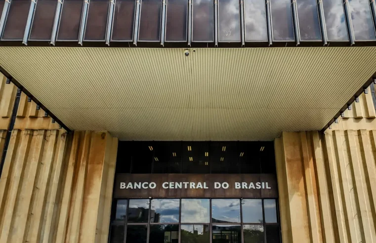 Selic a 13,75% ao ano: como a taxa afeta crédito e dívidas