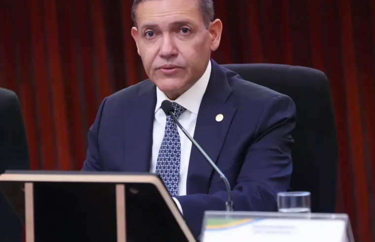 Lula e Flávio assinam termo para abrir sigilos; TSE analisa